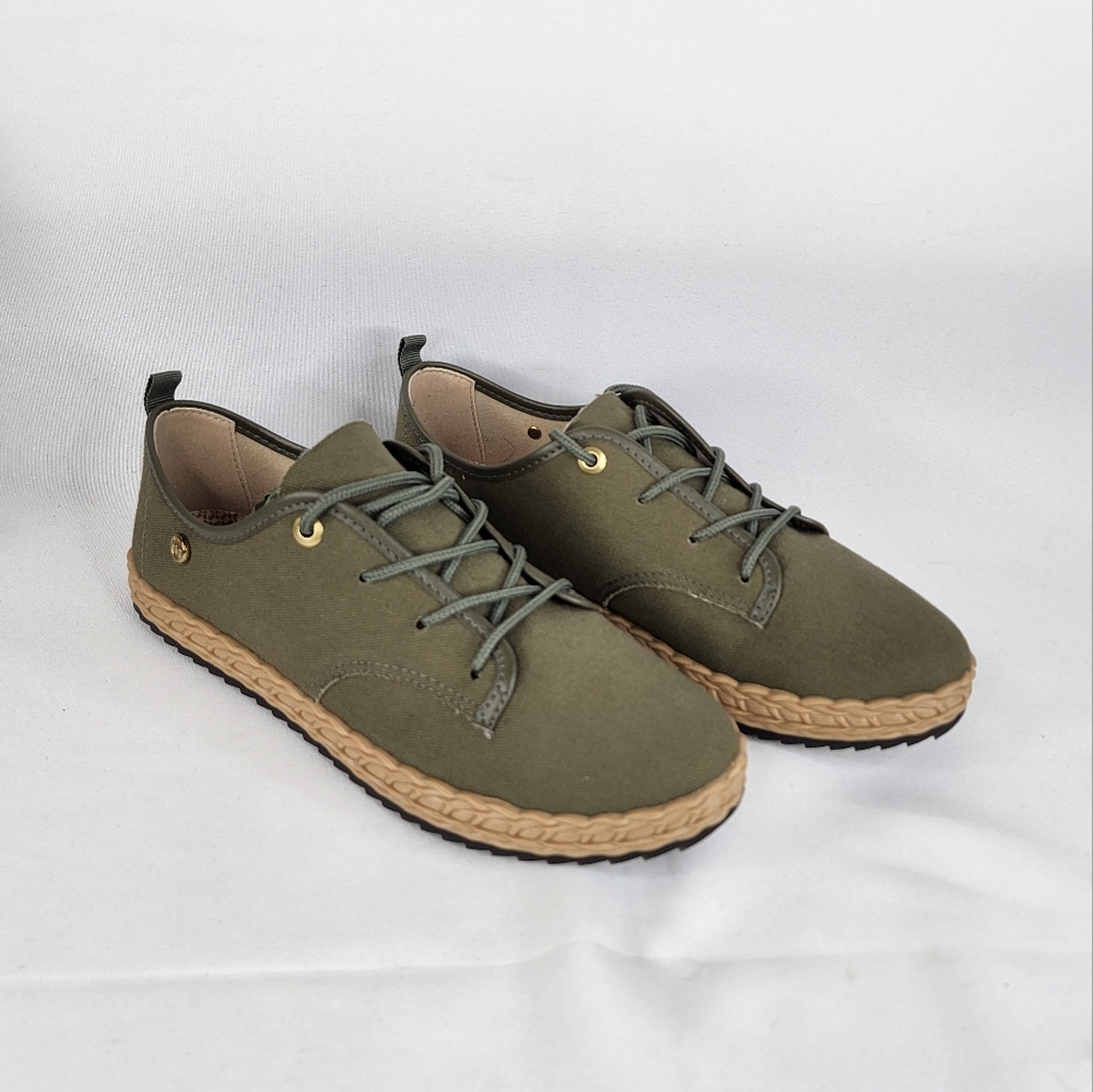 Moleca shoes size 6